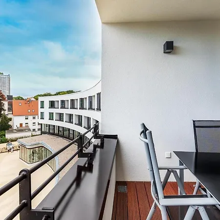Haus Mit Nach Osten Ausgerichteter Loggia