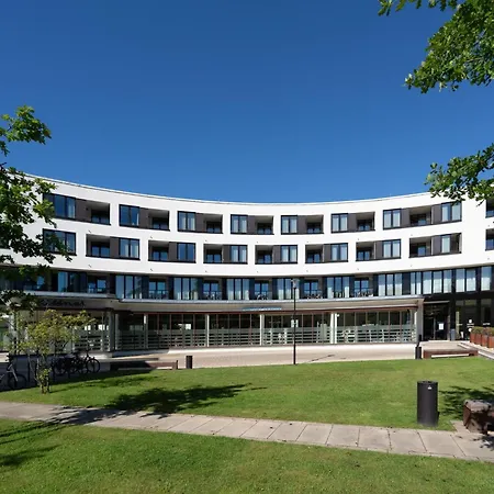 Haus Mit Nach Osten Ausgerichteter Loggia *