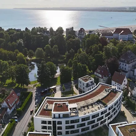 Haus Mit Nach Osten Ausgerichteter Loggia *
